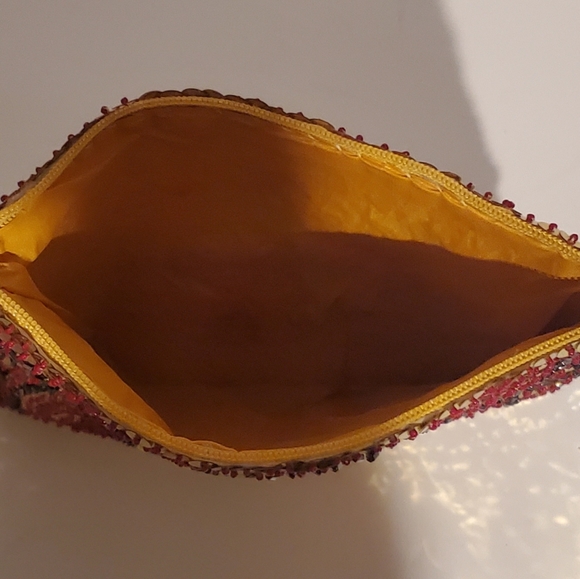 SEQUIN UNIQUE POUCH. - Picture 3 of 3